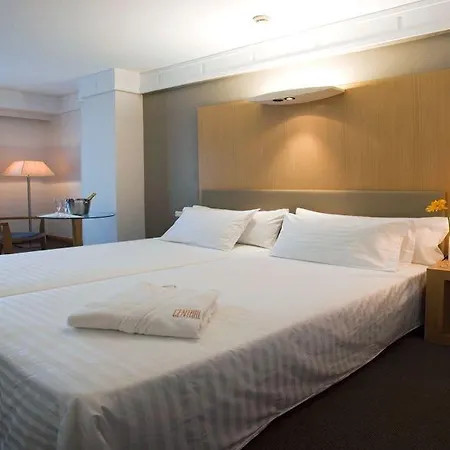 Central Hotel 3*