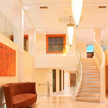 Central Hotel 3*